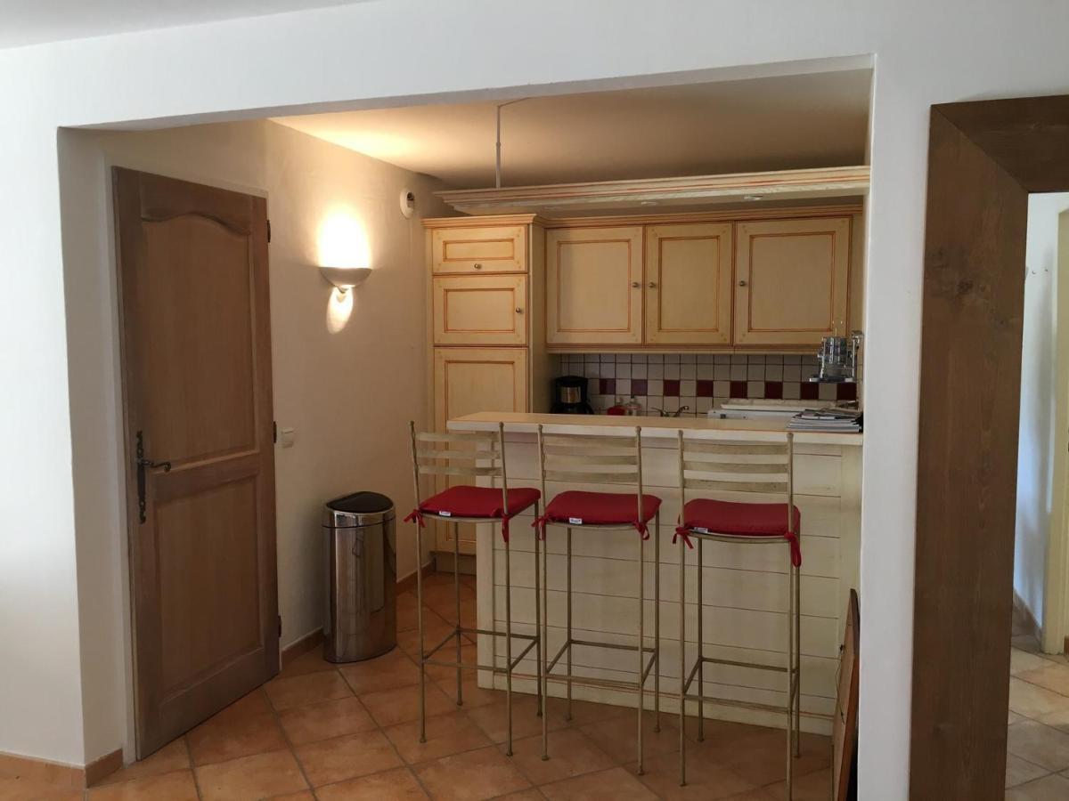 Sainte-Maxime - 3 Bedroom Apartment, Air Conditioned, Outdoor Terrace, Swimming Pool 외부 사진