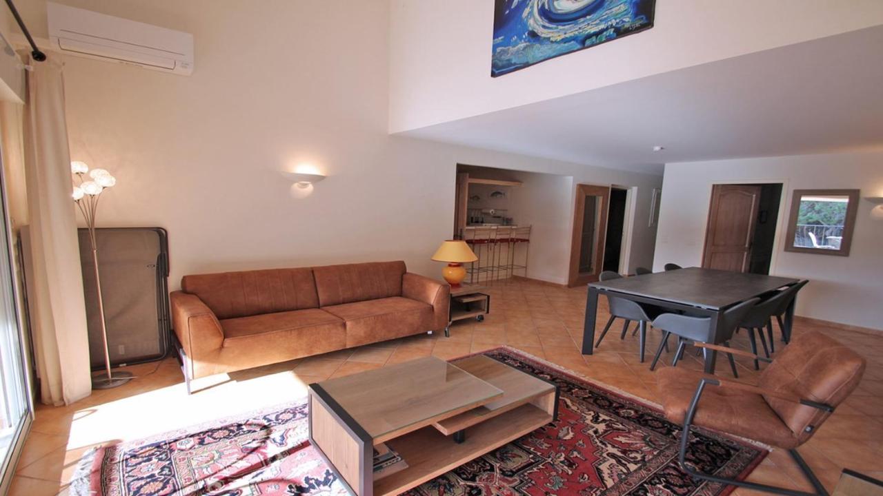 Sainte-Maxime - 3 Bedroom Apartment, Air Conditioned, Outdoor Terrace, Swimming Pool 외부 사진